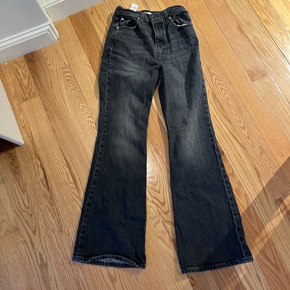 Levi’s premium 70’s high flare size 26